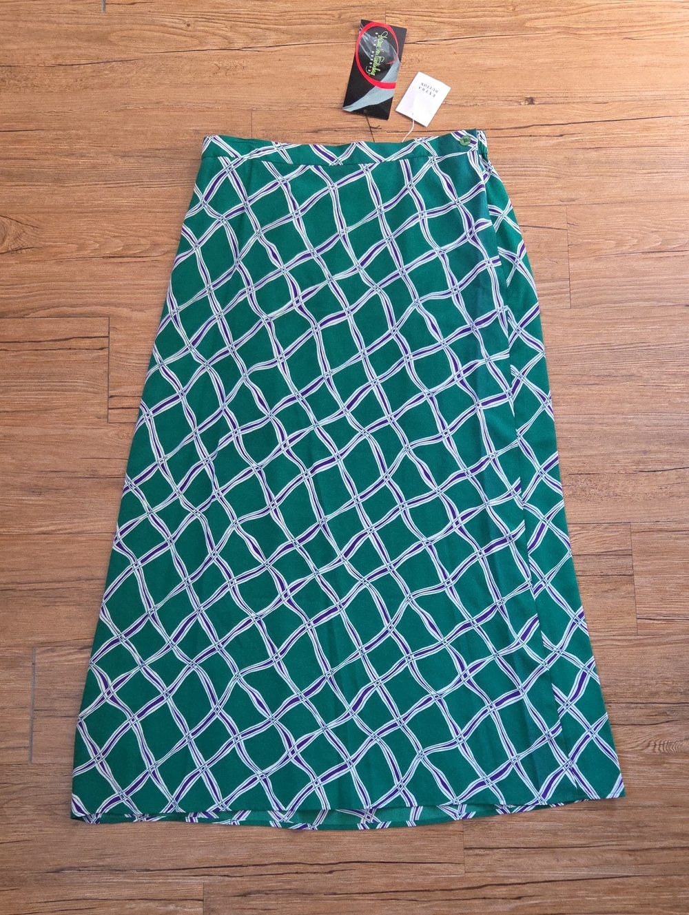 Diane Von Furstenberg 100% Vintage Silk Skirt